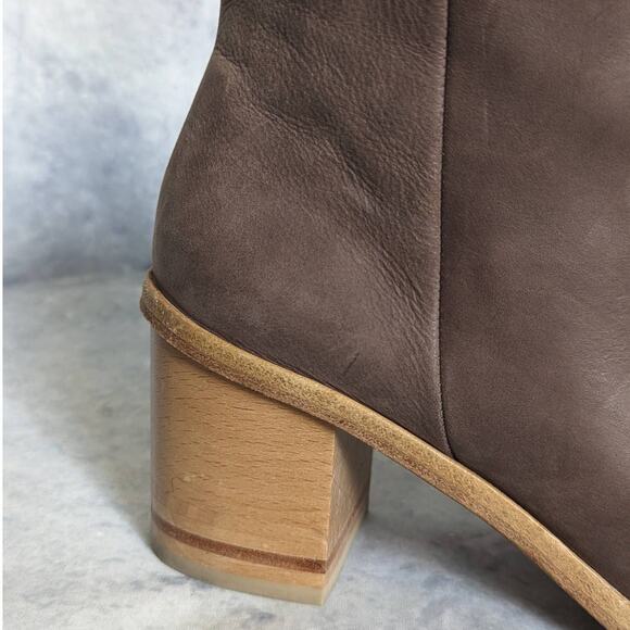Coclico Bobo Evolo Anthracite Suede Ankle Booties in Brown, Size 39 - Picture 7 of 14